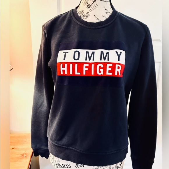 TOMMY HILFIGER Crewneck Flocked Graphic Navy Fleece Lined Sweatshirt ~Small - Picture 1 of 9
